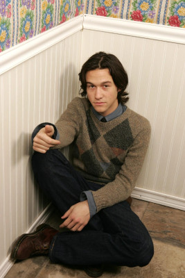 photo 10 in Gordon-Levitt gallery [id213840] 2009-11-30 00:00:00