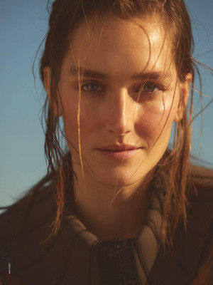 Josephine Le Tutour ~ Elle Italia N.9 7.03.2024 by Marie Schmidt