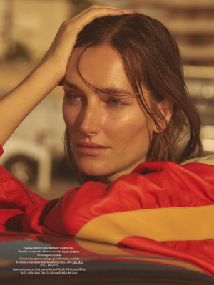 Josephine Le Tutour ~ Elle Italia N.9 7.03.2024 by Marie Schmidt