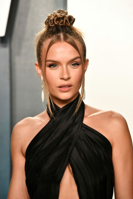 Josephine Skriver – Vanity Fair Oscar Party 2020