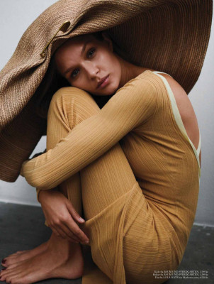 JOSEPHINE SKRIVER in Eurowoman Magazine, April 2020
