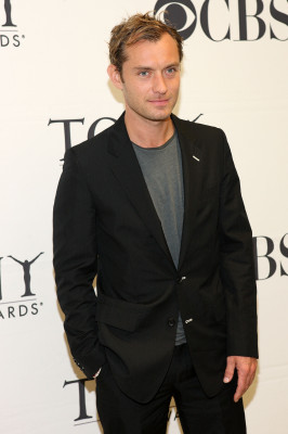 photo 23 in Jude Law gallery [id443356] 2011-12-06 00:00:00