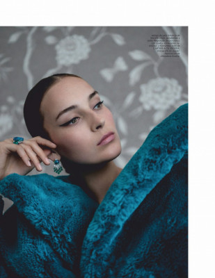 JULIA BERGSHOEFF in Harper’s Bazaar Magazine, Spain December 2019