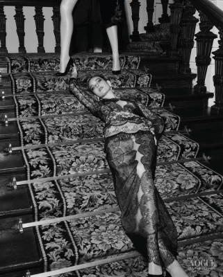 Julia Bergshoeff for Vogue NL 11/2024 by Jasper Abels