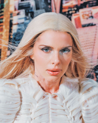 Julia Fox – G Time Mafazine, November 2023
