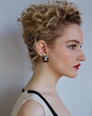 Julia Garner - 78th Annual Golden Globe Awards | Feb 28, 2021