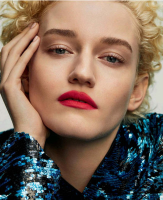 JULIA GARNER in S Moda Magazine, APril 2020