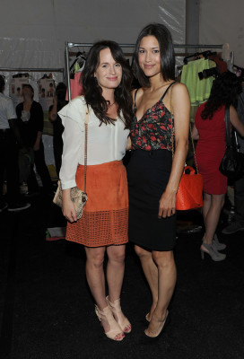 Julia Jones pic #935618