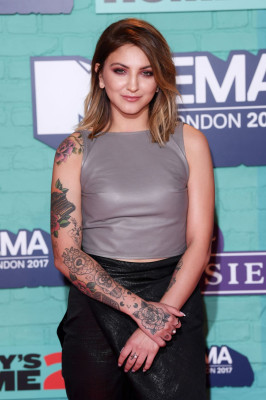 Julia Michaels - MTV EMA in London 11/12/2017