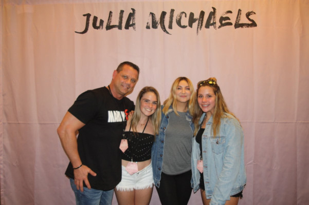 Julia Michaels pic #1210833
