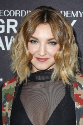 Julia Michaels - Delta Air Lines in New York 01/25/2018