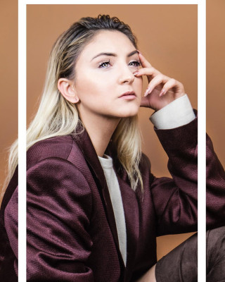 Julia Michaels - Lindsay OBrien Photoshoot