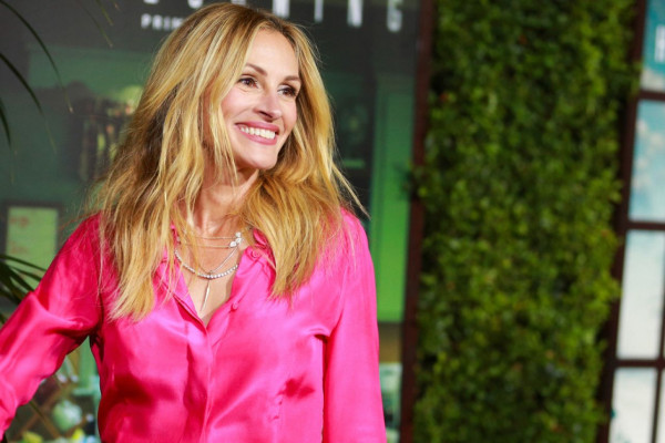 Julia Roberts – “Homecoming” Premiere in LA