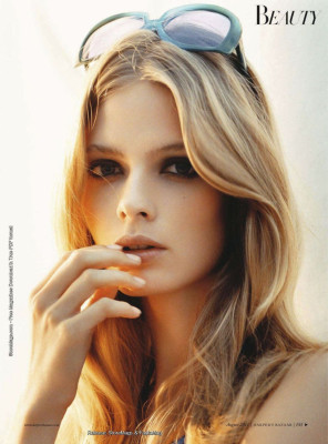 Julia Stegner pic #680013