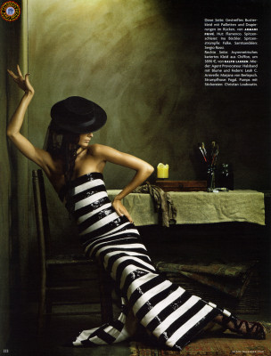 Julia Stegner pic #135694