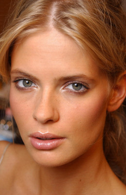 Julia Stegner pic #191099