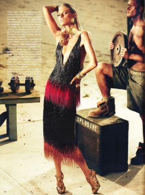 Julia Stegner pic #387589