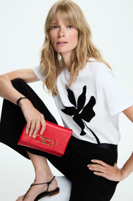 Julia Stegner for CH Herrera s/s 2024
