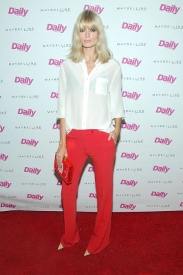Julia Stegner pic #609668