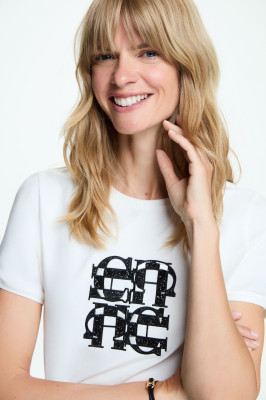 Julia Stegner for CH Herrera s/s 2024
