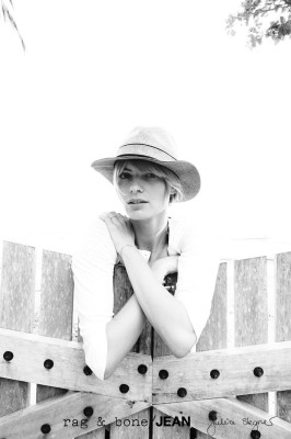 Julia Stegner pic #680879