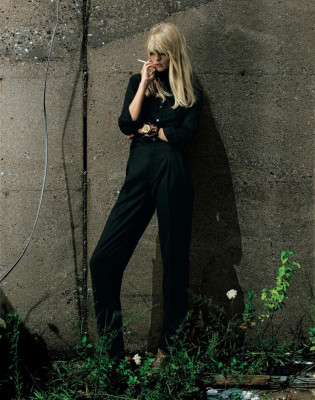 Julia Stegner pic #237105