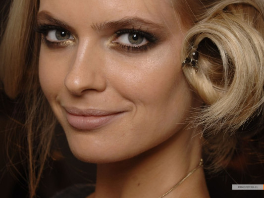 Julia Stegner pic #109347