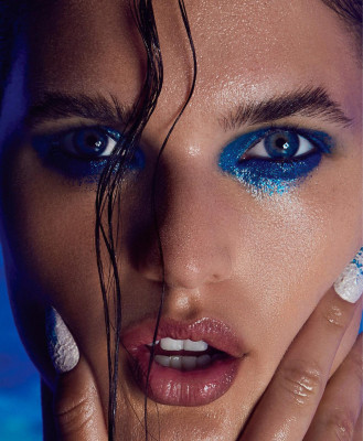Julia Van Os ~ Harper&#039;s Bazaar México Nov 2023 by Raul Tovar