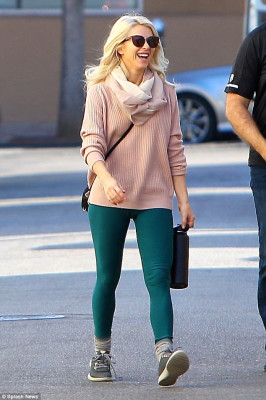 Julianne Hough pic #1027759