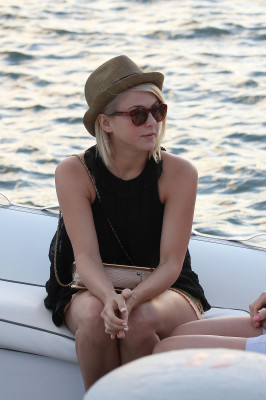 Julianne Hough pic #596605