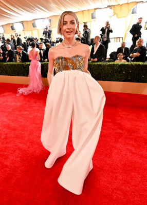 Julianne Hough – Oscars 2024 Red Carpet