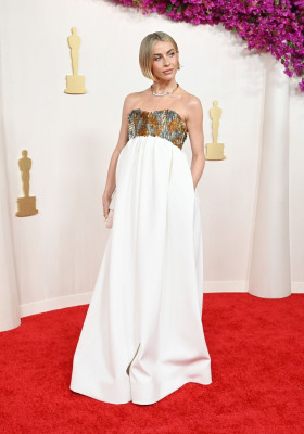 Julianne Hough – Oscars 2024 Red Carpet