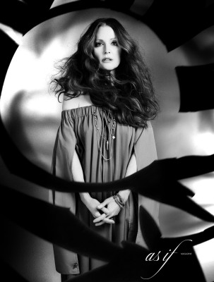 Julianne Moore by Tatijana Shoan for As If Magazine // 2021