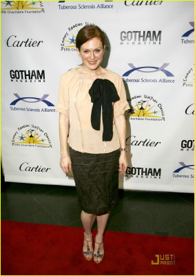 photo 20 in Julianne Moore gallery [id156843] 2009-05-12 00:00:00