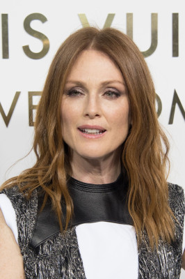 Julianne Moore – Louis Vuitton Boutique Opening in Paris 