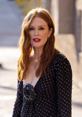Julianne Moore - Los Angeles 09/22/2021