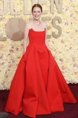 Julianne Moore – Golden Globe Awards 2024