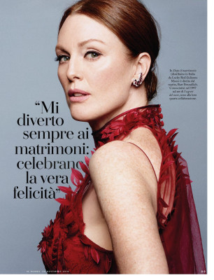 JULIANNE MOORE in Io Donna Del Corriere Della Sera, November 2019