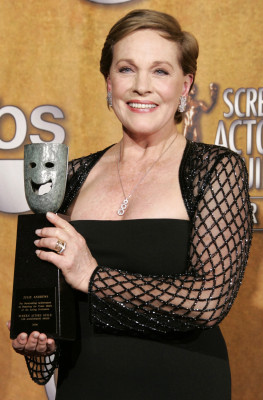 Julie Andrews pic #212205