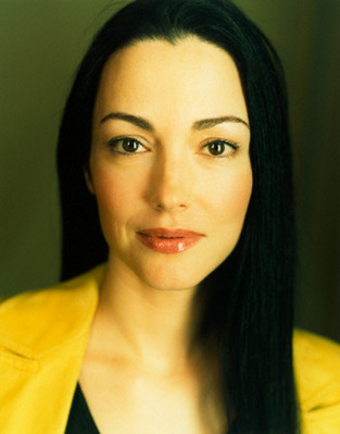 Julie Dreyfus pic #745075