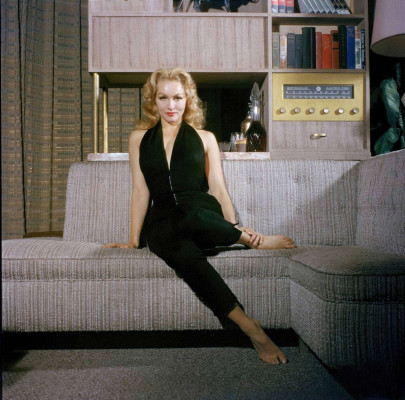 Julie Newmar pic #291125