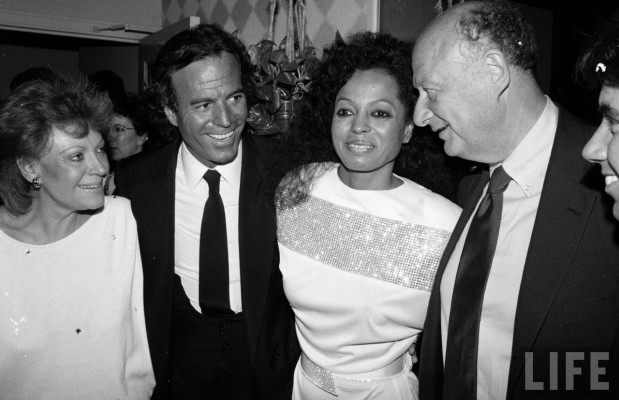 photo 3 in Julio Iglesias gallery [id208216] 2009-11-17 00:00:00
