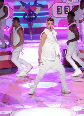 photo 24 in Justin Bieber gallery [id581080] 2012-11-13 00:00:00