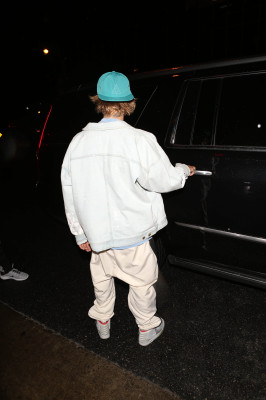 Justin Bieber taking new girl out of his home to a club in Hollywood