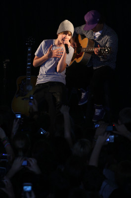 photo 25 in Justin Bieber gallery [id264890] 2010-05-19 00:00:00