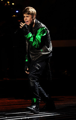 photo 14 in Justin Bieber gallery [id502729] 2012-04-24 00:00:00