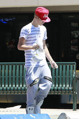 photo 13 in Bieber gallery [id530087] 2012-07-03 00:00:00