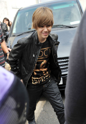 photo 7 in Justin Bieber gallery [id278511] 2010-07-15 00:00:00