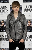 Justin Bieber pic #321368