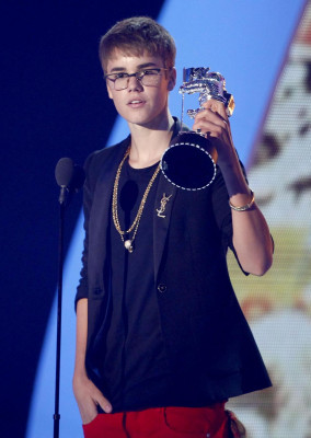 photo 18 in Justin Bieber gallery [id433560] 2011-11-09 00:00:00